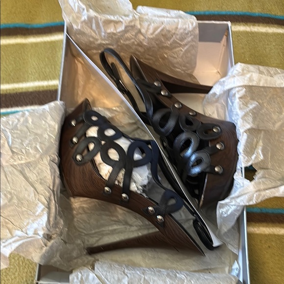 Jessica Simpson Black Strappy Heels - Picture 5 of 6